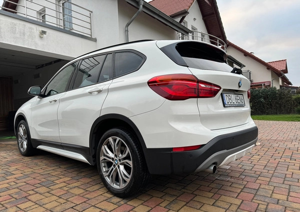 BMW X1 cena 99900 przebieg: 135600, rok produkcji 2018 z Bolesławiec małe 562